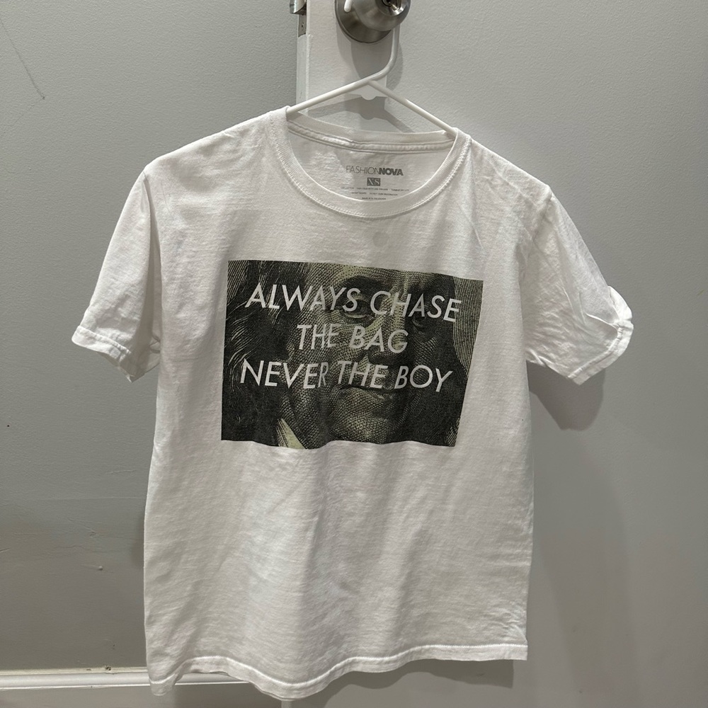 Fashion nova tshirt